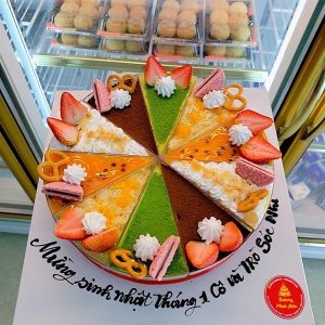 Alternative view of Cốc PS LC48 cốc tam giác nhựa cứng không nắp đế Đen - 10 Cái