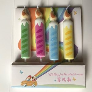 Nến hình ngọn nến chấm bi nhiều màu 4 cây - Vỉ