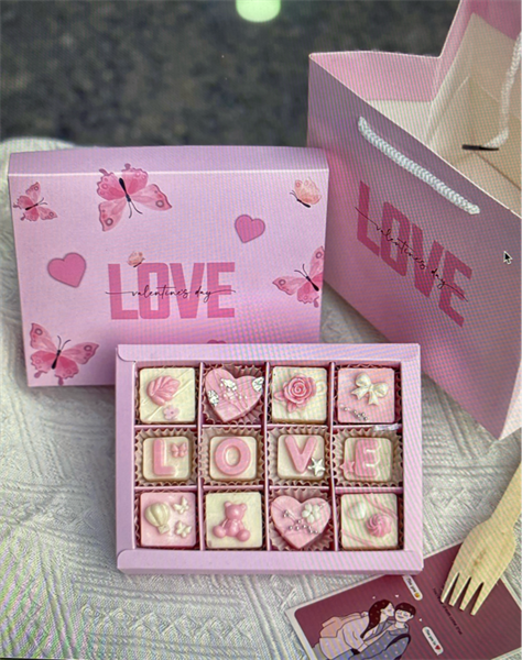 Hộp sôcola 9v Hồng Love trái tim set 10h - 10 Cái