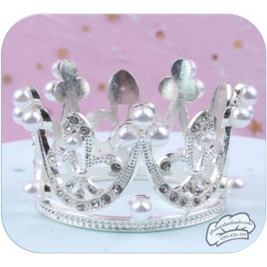 Vương miện tròn nhỡ bạc nhựa (5.4 x 3.8cm) - Cái