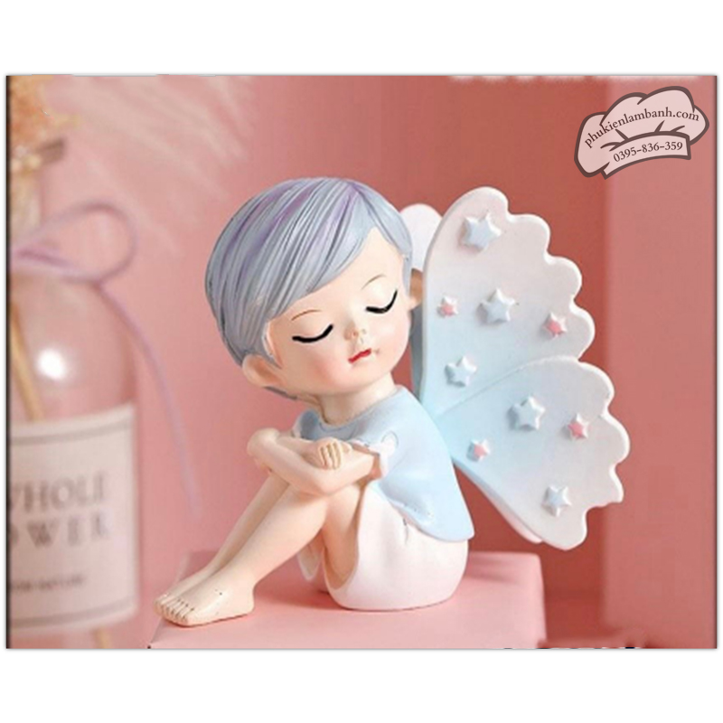 Bé trai cánh bướm xanh - Con