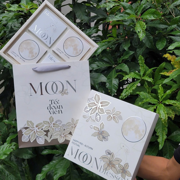 Hộp bánh trung thu 4 bánh Bạch Ngọc Thố - 10 Cái