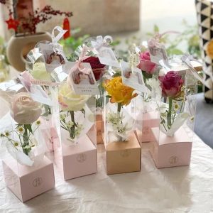 Hộp Mica 1 hoa màu ngẫu nhiên - 5 Cái