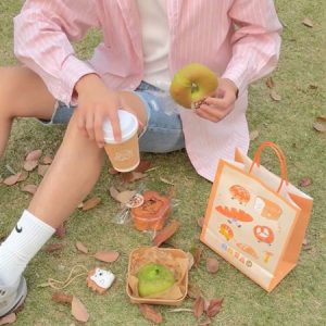 Túi giấy họa tiết bánh size 21x19.5 ngang 14cm - Cái
