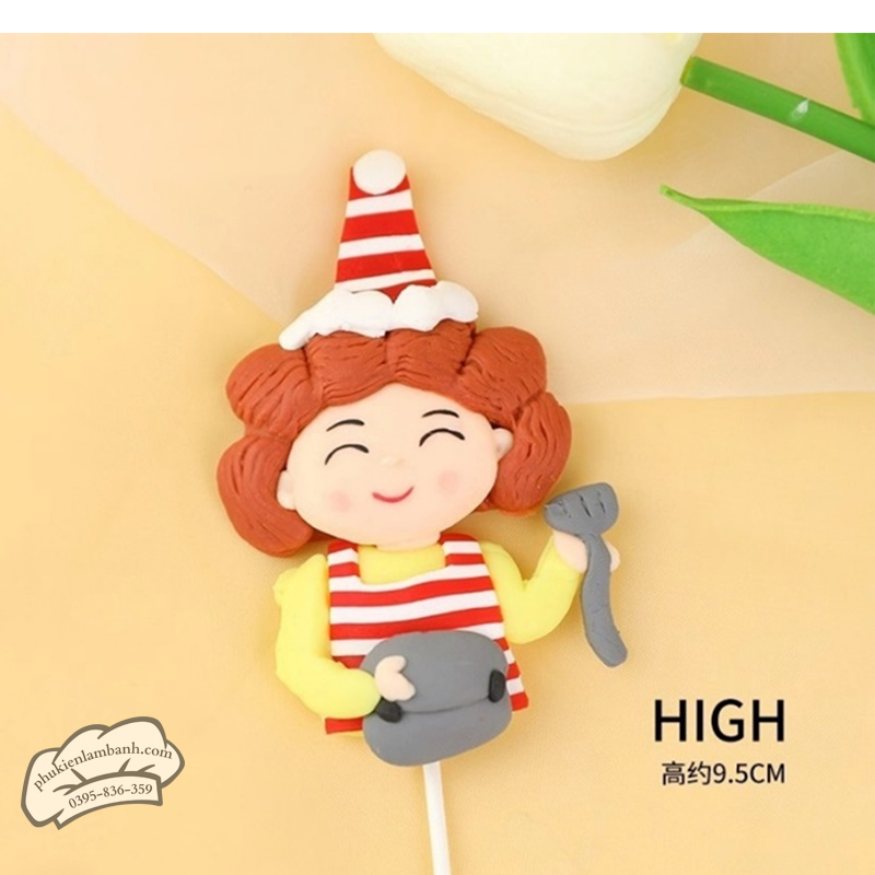 SC silicon Mẹ áo kẻ đỏ đội mũ sinh nhật - Que